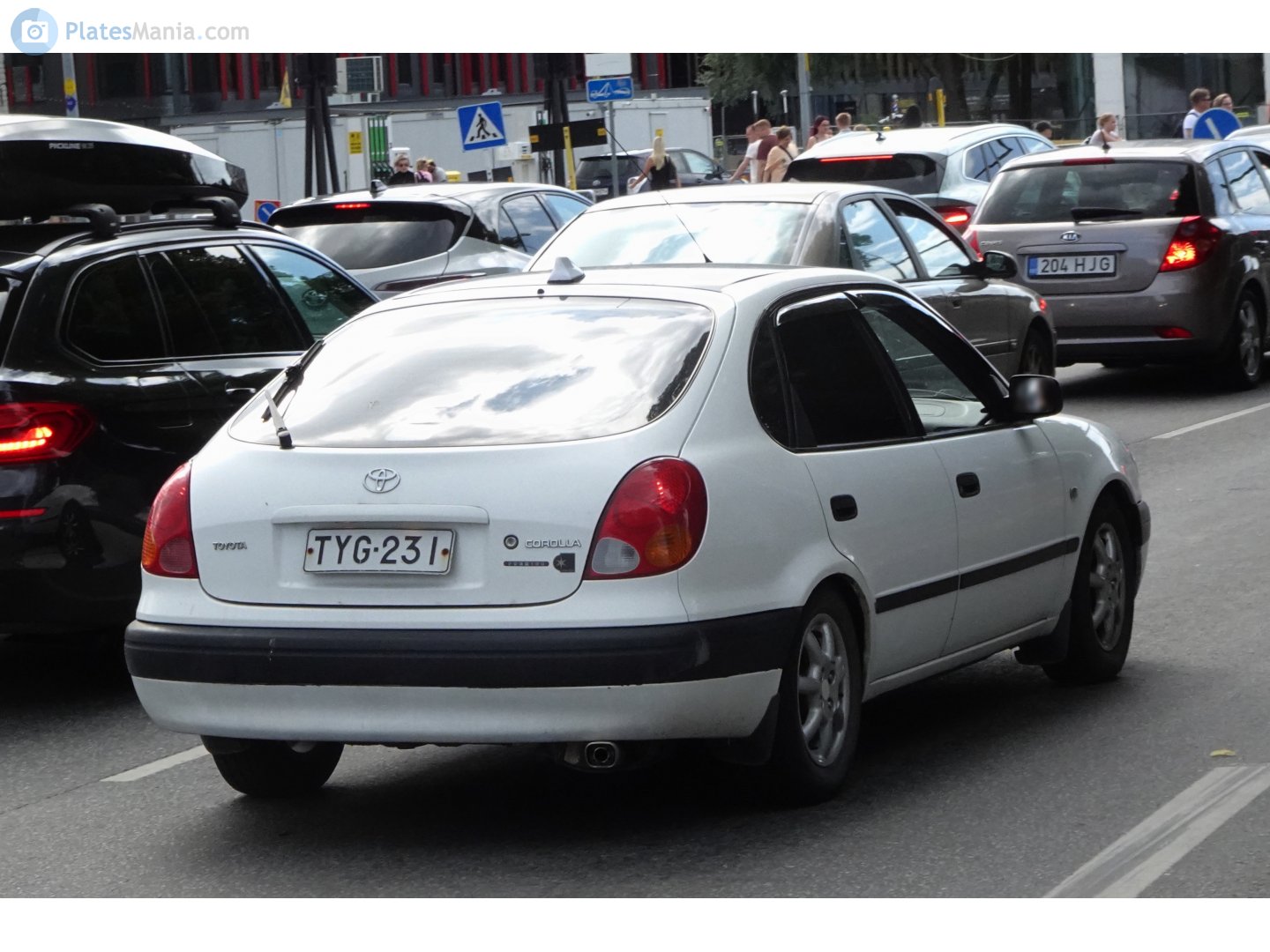 TYG-231, Toyota Corolla 8th gen Liftback (E110), 1995–2001