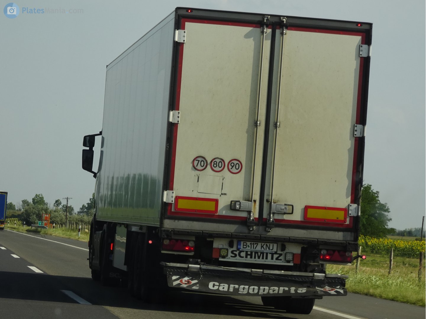 B 117 KNJ, Schmitz SKO 