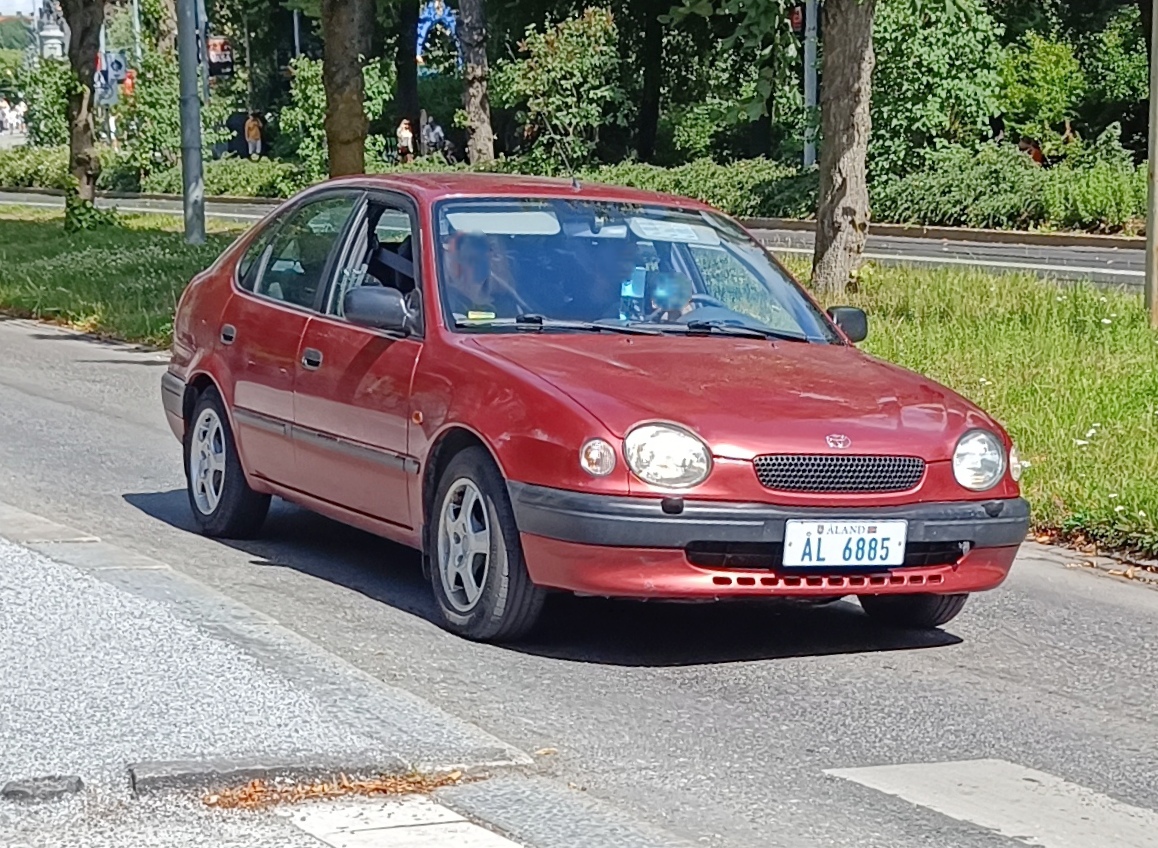 ÅL 6885, Toyota Corolla 8th gen Liftback (E110), 1995–2001