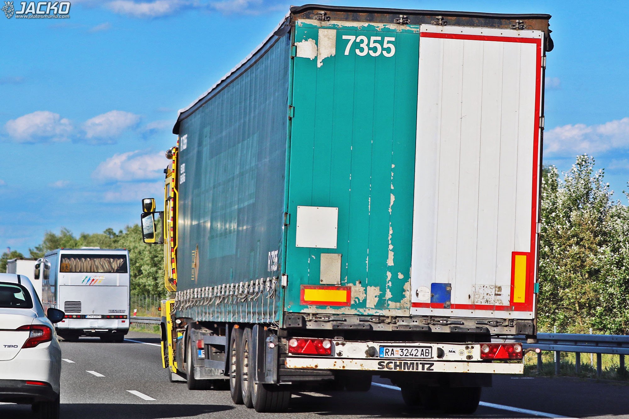 RA 3242 AB, Schmitz SCS 