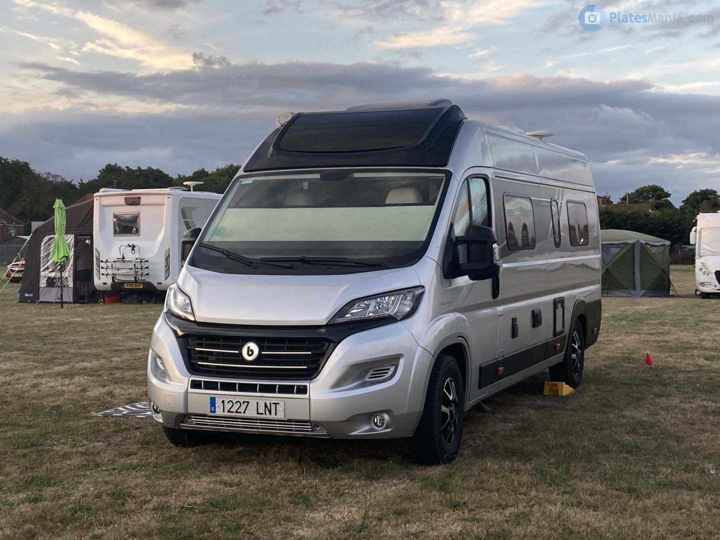 1227 LNT, Benimar Benivan 