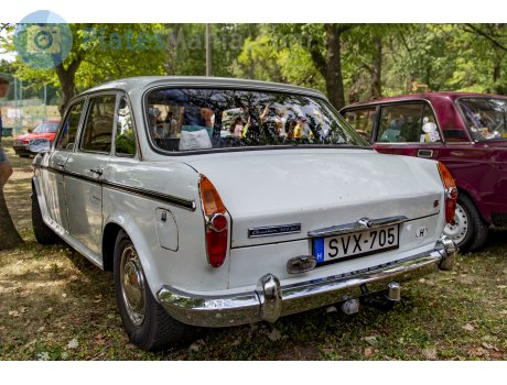 SVX-705, Austin 1800/2200