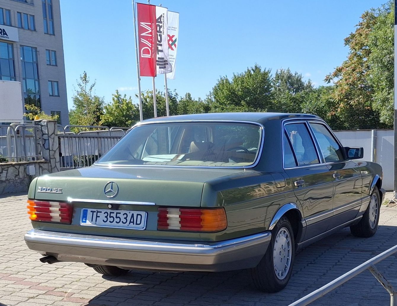 TF 3553 AD, Mercedes-Benz S-Klasse 4th gen Sedan (W126/V126), 1979–1991