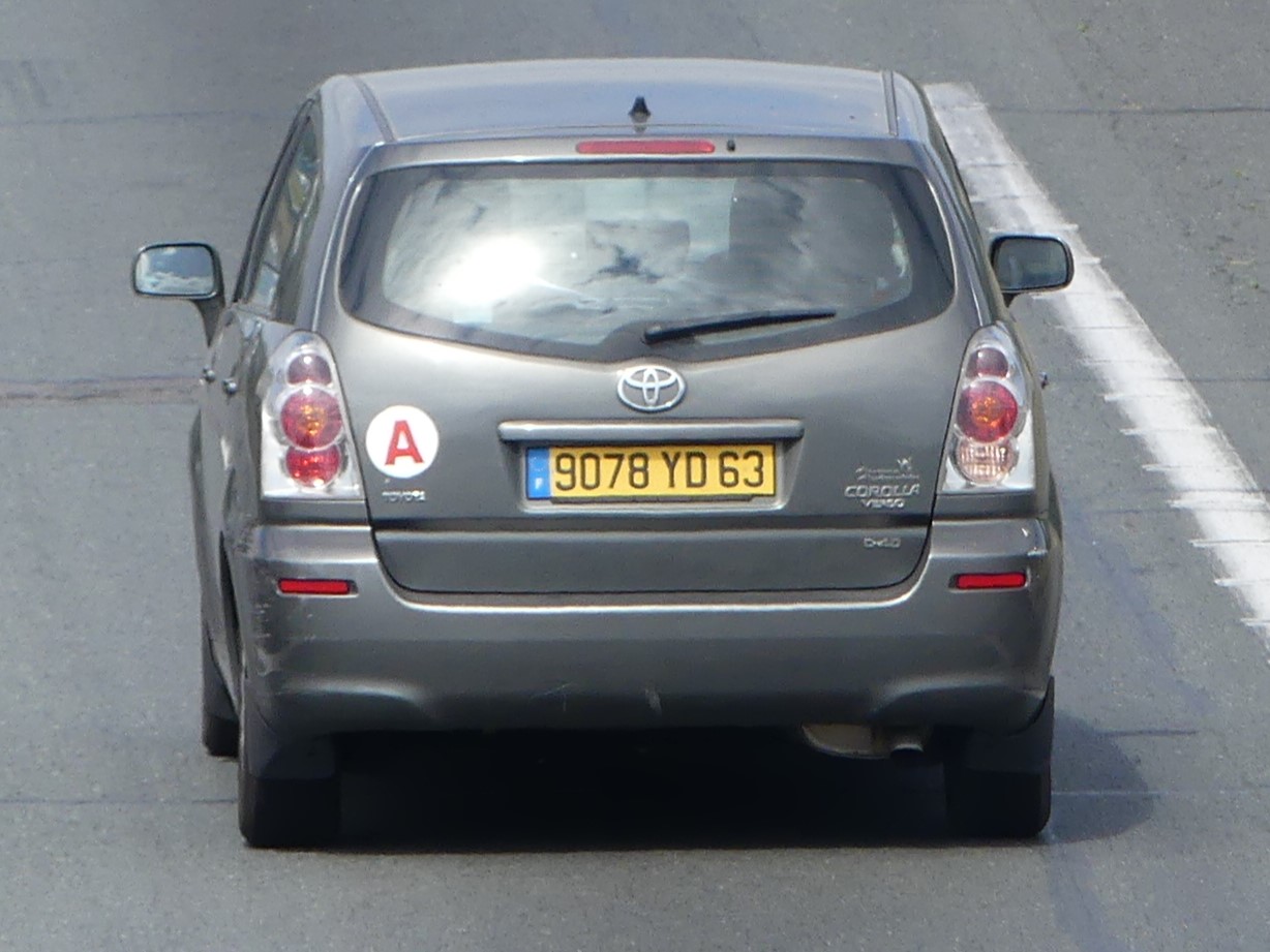 9078 YD 63, Toyota Corolla Verso 2nd gen (AR10), 2004–2009