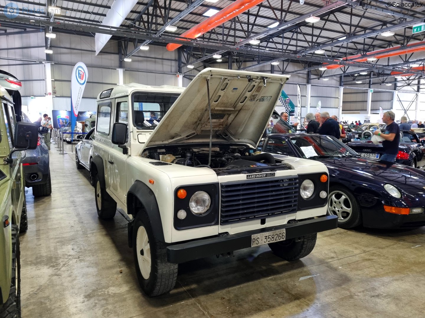 PS 358266, Land Rover Defender 1st gen 90