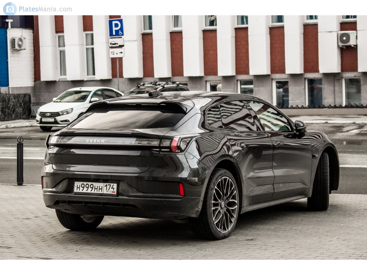 н 999 нн 174, Zeekr 001 1st gen, 2021–2024