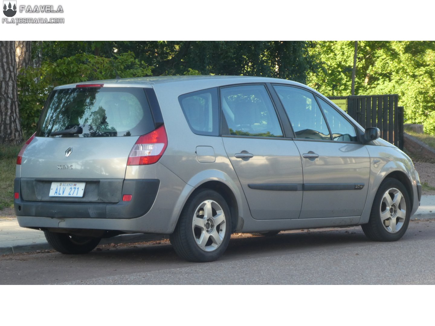 ÅLV 271, Renault Scénic 2nd gen Grand (R84), 2004–2009