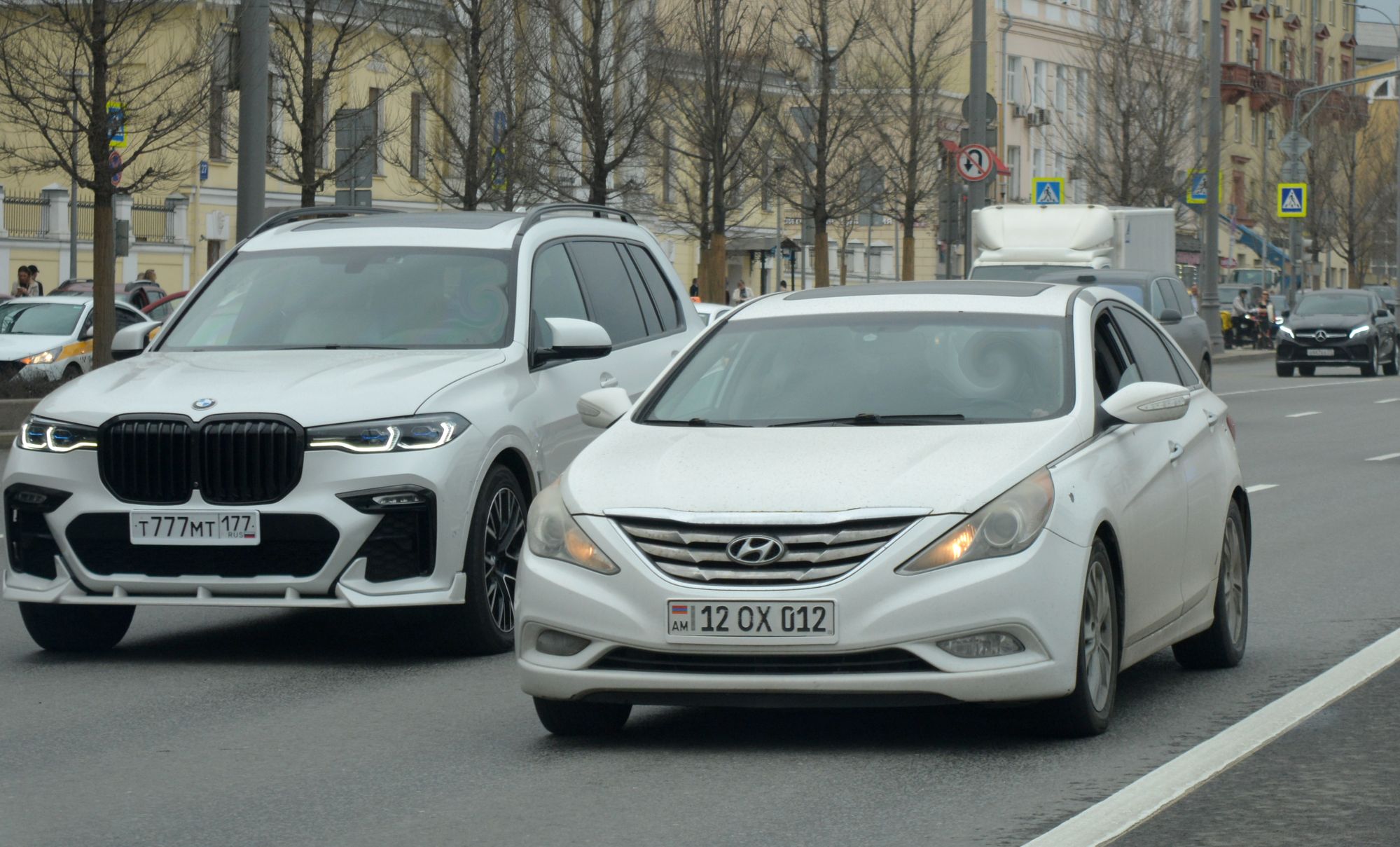 12 OX 012, Hyundai Sonata 6th gen (YF), 2009–2015