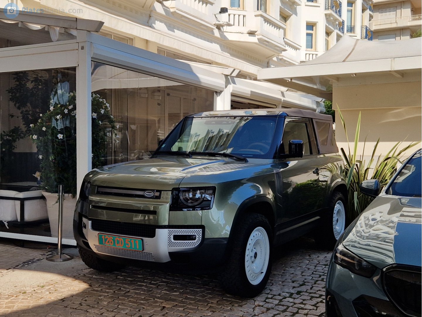 126 CD 511, Land Rover Defender 2nd gen 90