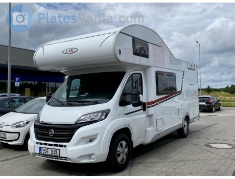 558 BXL, LMC Breezer