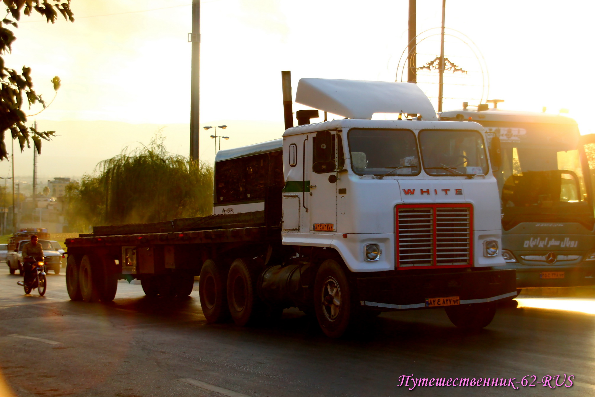 ۸۲ع۸۲۷ ۷۳, White Road Commander 