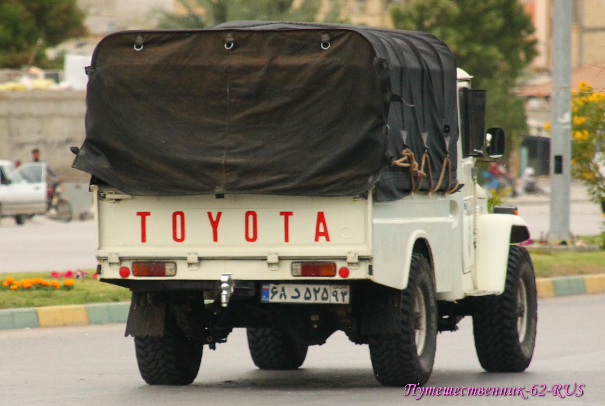 ۶۸د۵۲۵ ۹۳, Toyota Land Cruiser 40 Pickup (J45P), 1960–1984