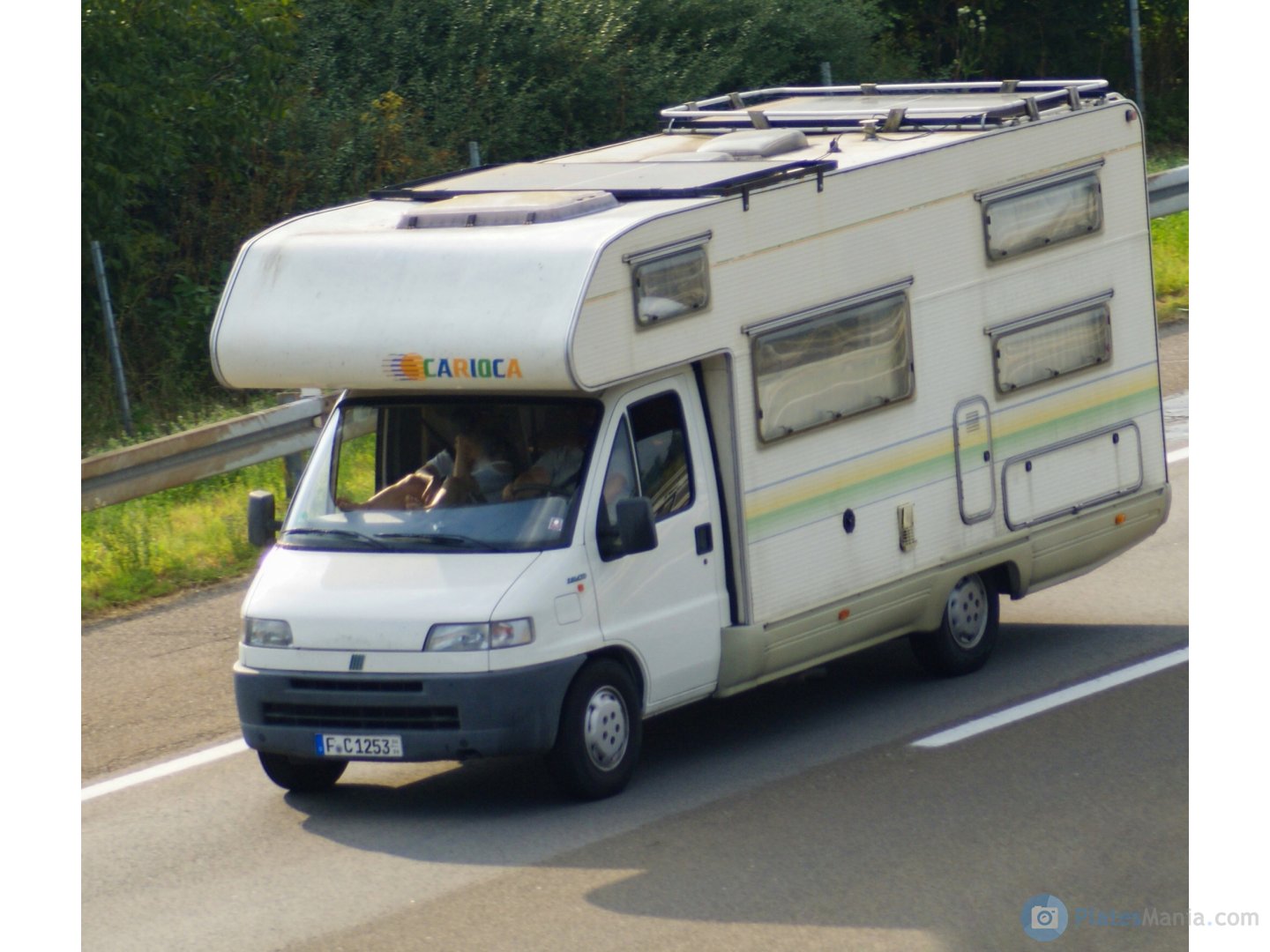 F C 1253 (04/09), Caravans International Carioca 