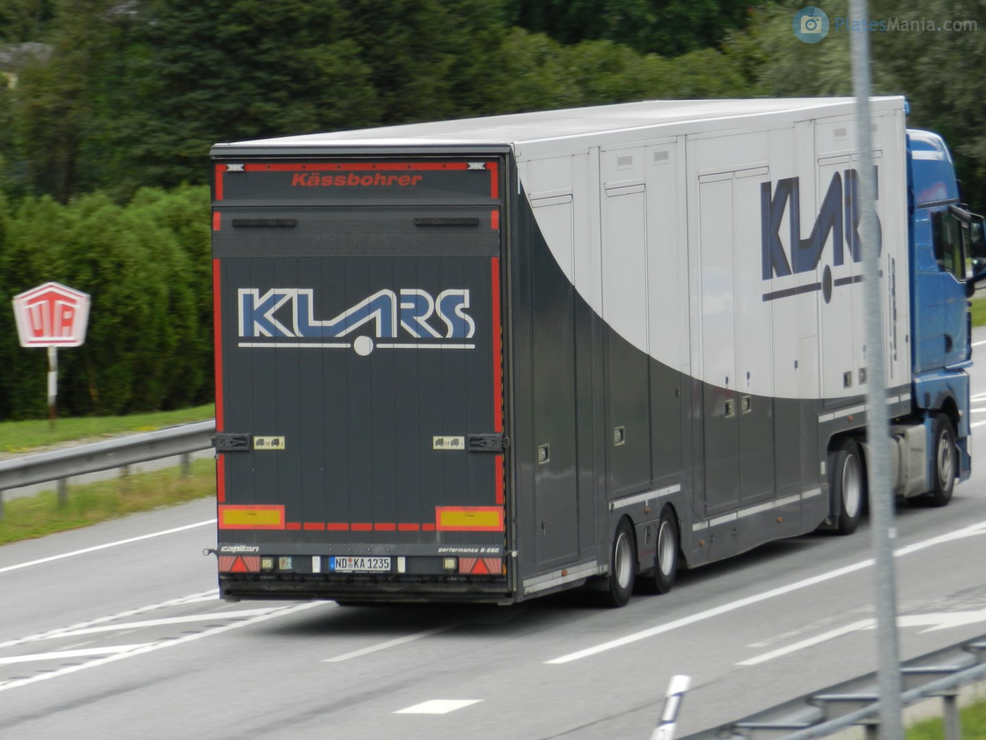 ND KA 1235, Kässbohrer Capitan 