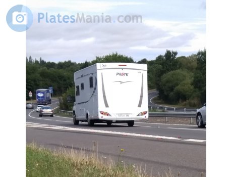 3104 JNG, Pilote C-Series