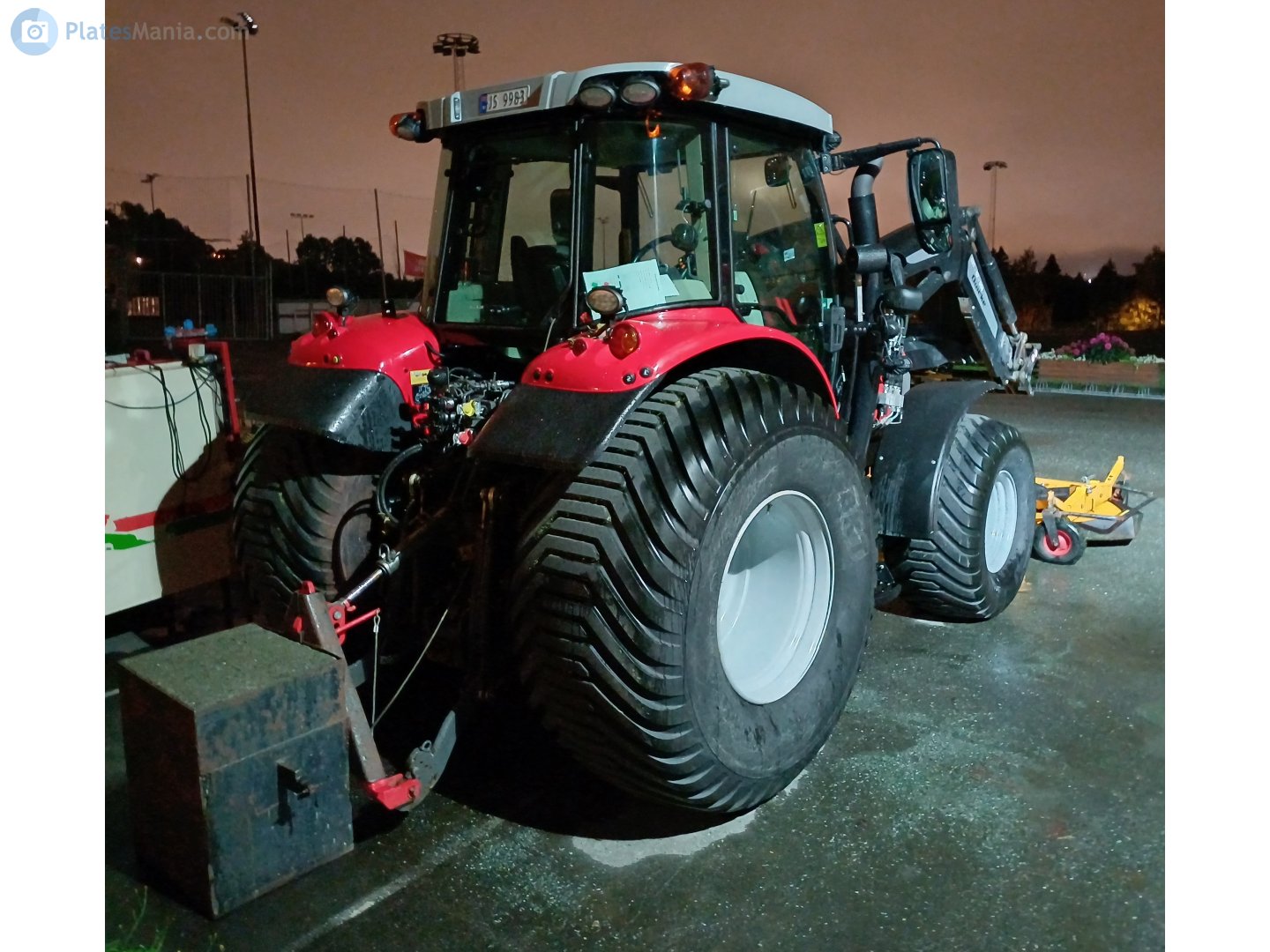 JS 9983, Massey Ferguson 5000-Series 