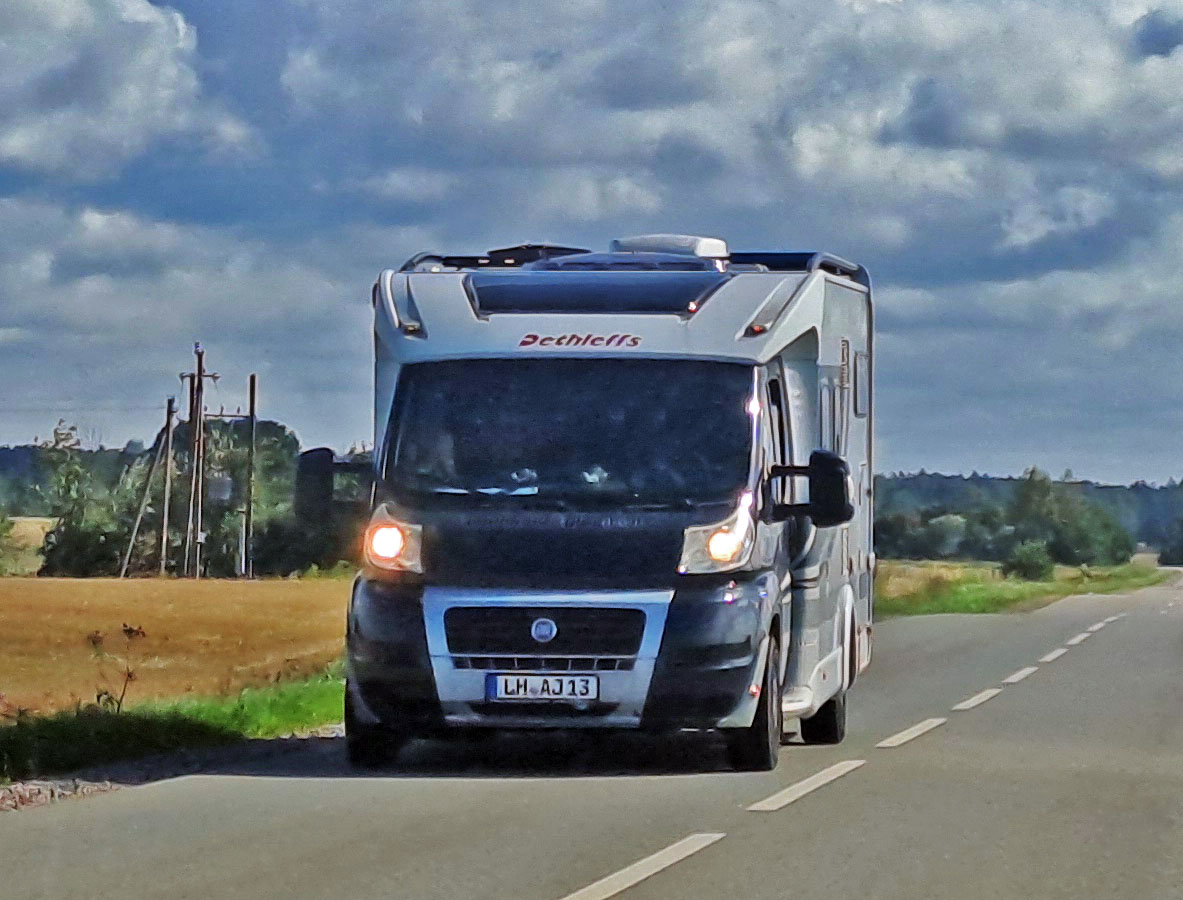 LM AJ 13, Dethleffs Globe S 