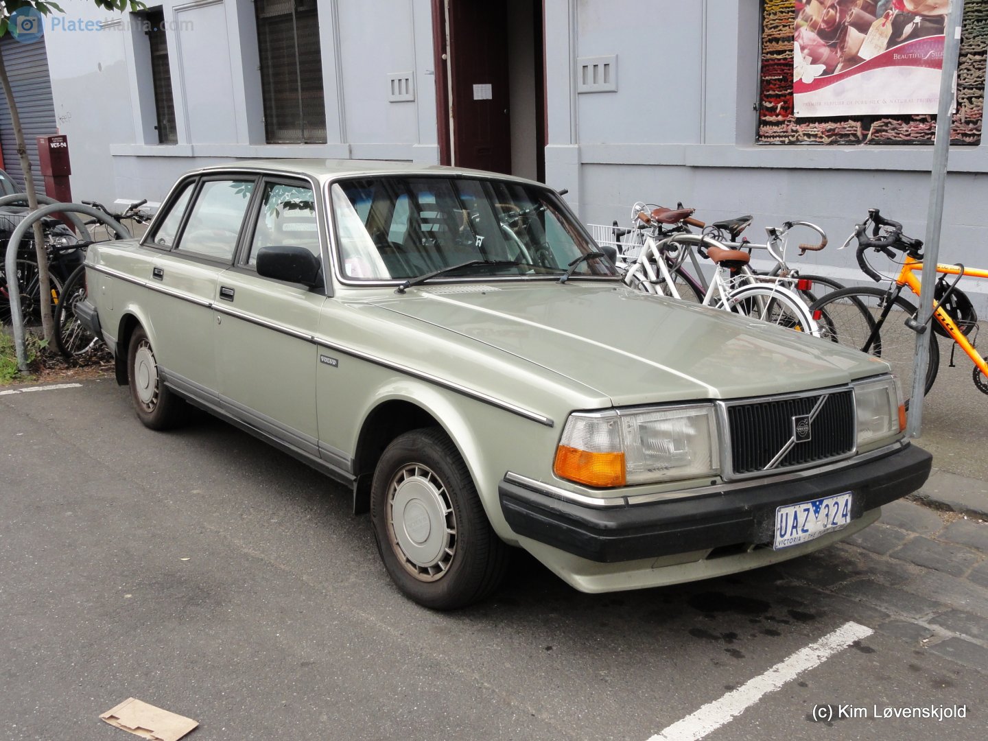 UAZ-324, Volvo 240-Series 1st gen 4-door Sedan (244), facelift, 1978–1993