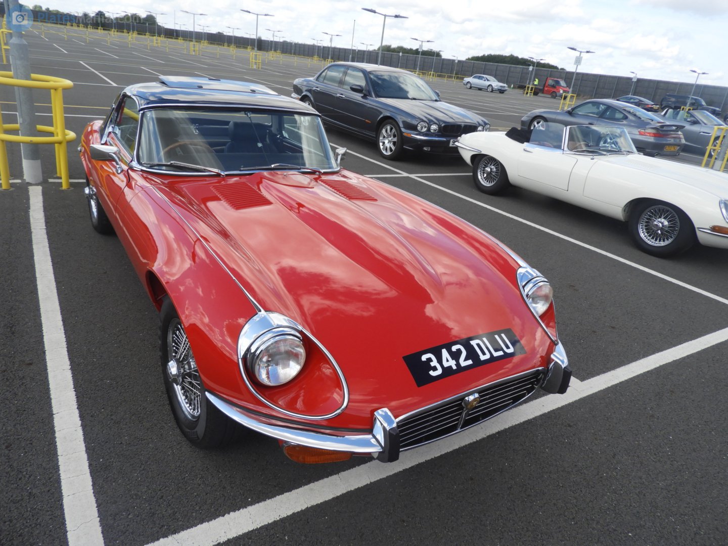 342DLU, Jaguar E-Type 