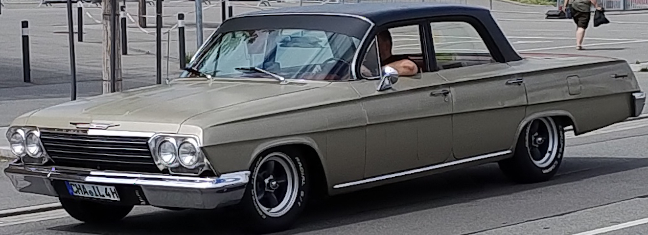 CHA IL 4 H, Chevrolet Biscayne 2nd gen 1962 4-door Sedan (1169/1269; B-body), 1st facelift, 1961–1962