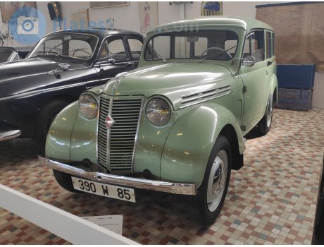 390 W 85, Renault Juvaquatre