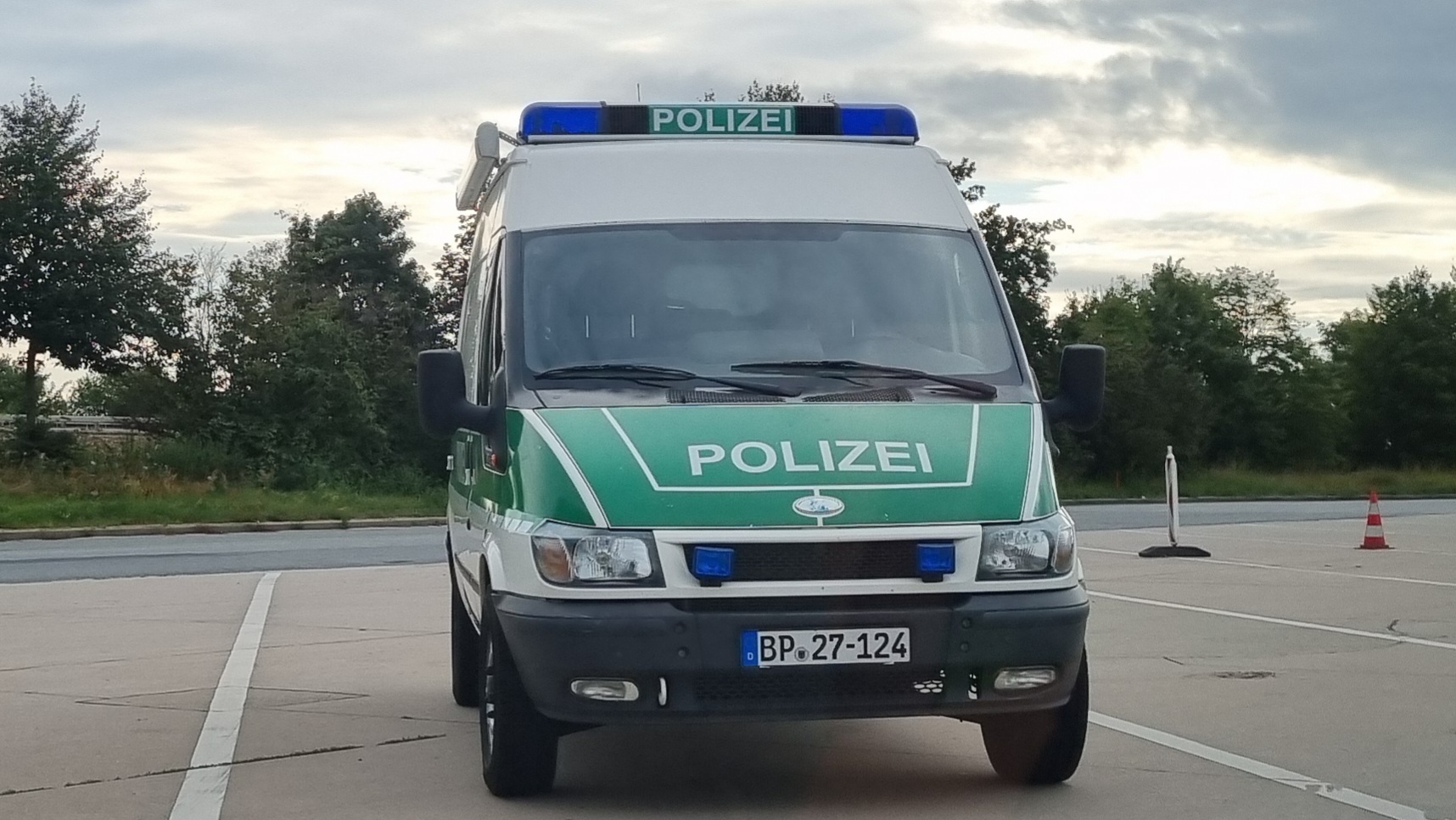 BP 27-124, Ford Transit 3rd gen Van (V184/V185), 2000–2006