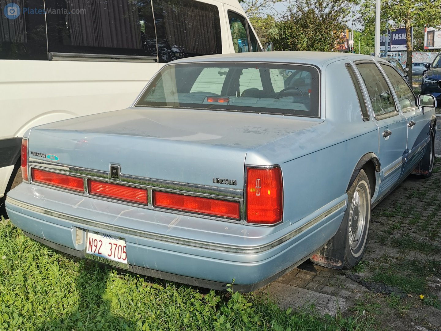 N92 3705, Lincoln Town Car 2nd gen (FN36/116), 1989–1997