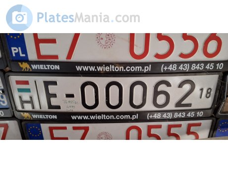 E-00062 18, License plate without vehicle