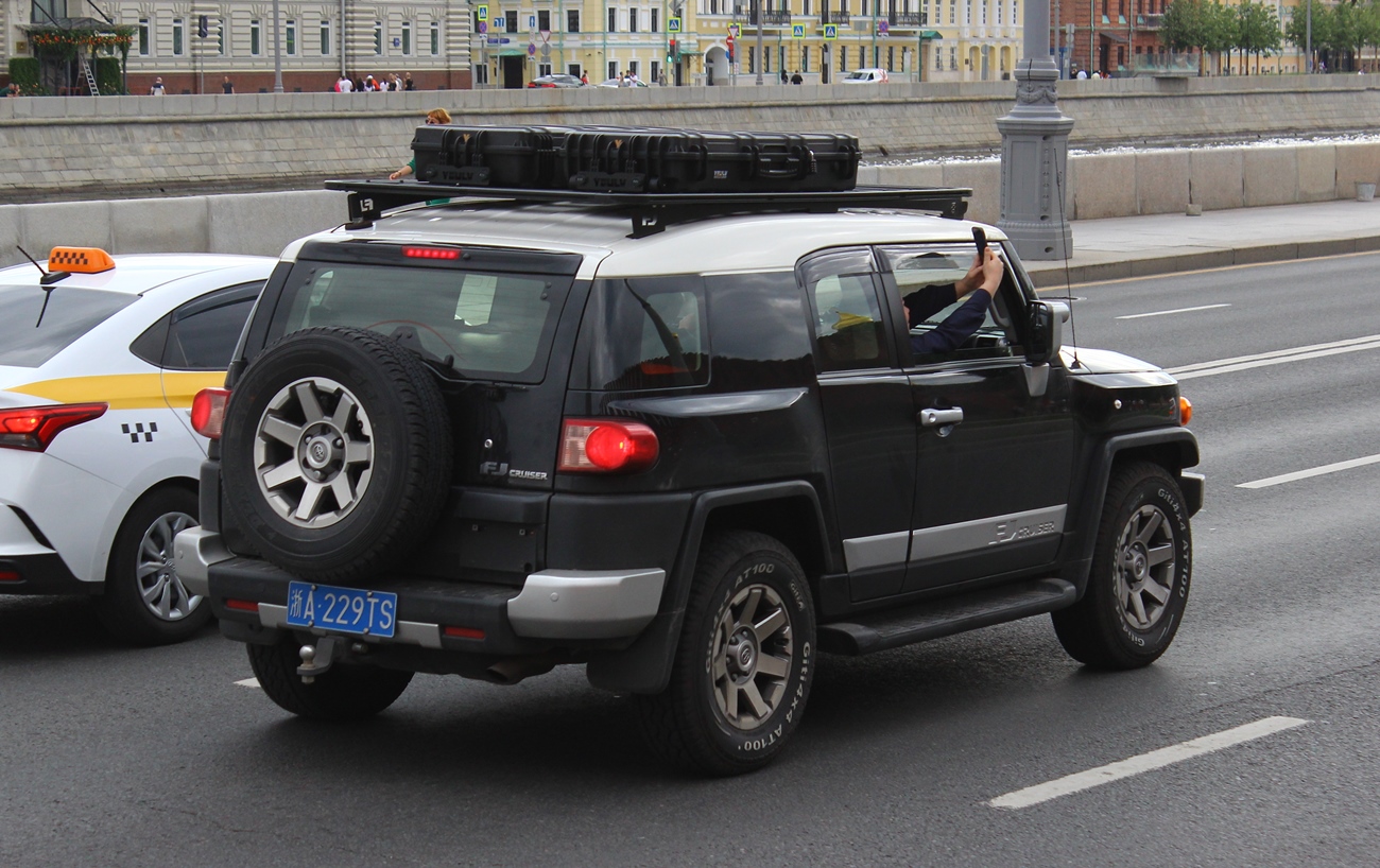 浙A·229TS, Toyota FJ Cruiser 1st gen (XJ10), 2006–2022