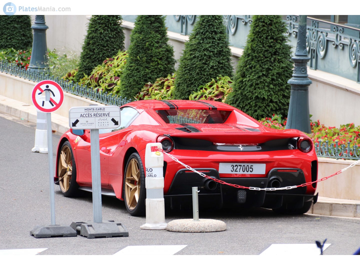 327005, Ferrari 488 1st gen Pista Spider (F142M), 2018–2020