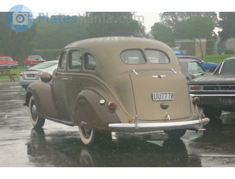 UU7770, Plymouth Deluxe