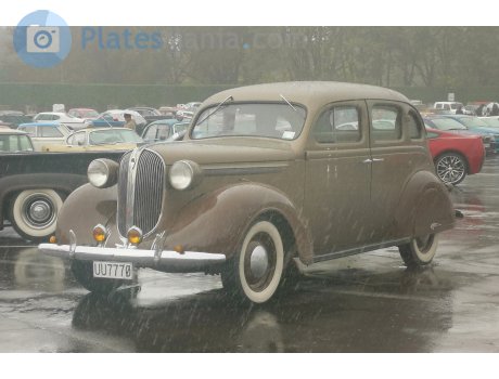 UU7770, Plymouth Deluxe