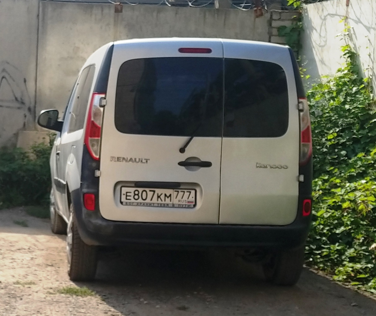 е 807 км 777, Renault Kangoo 