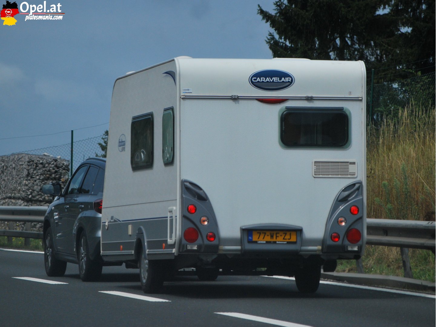 77-WF-ZJ, Caravelair Caravans Ambiance 