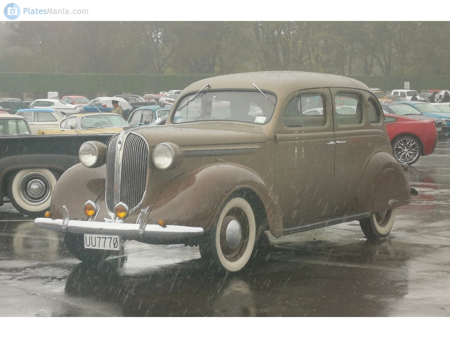 UU7770, Plymouth Deluxe 