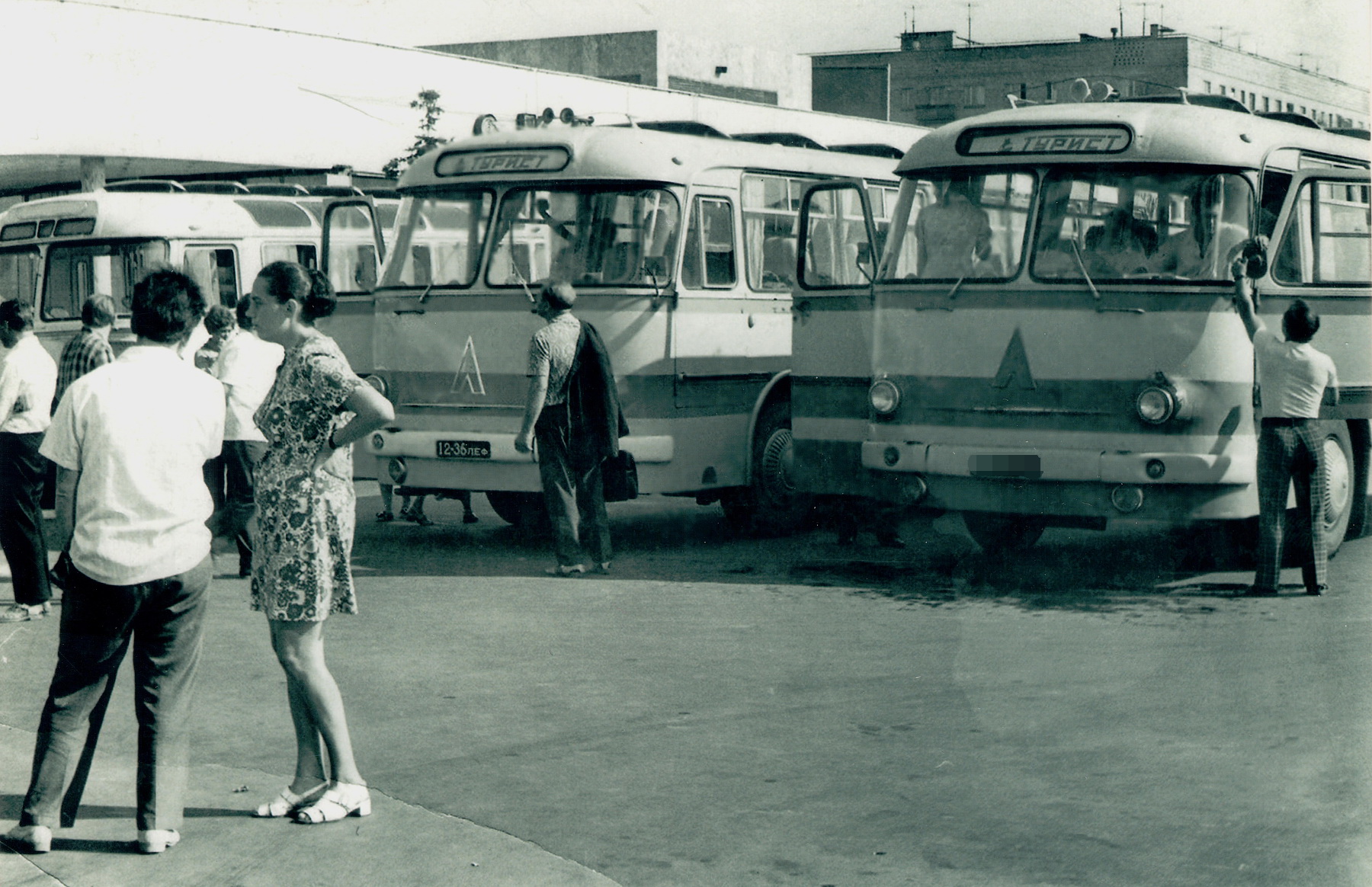 1236 ЛЕФ, LAZ 697 697М, 1970–1975