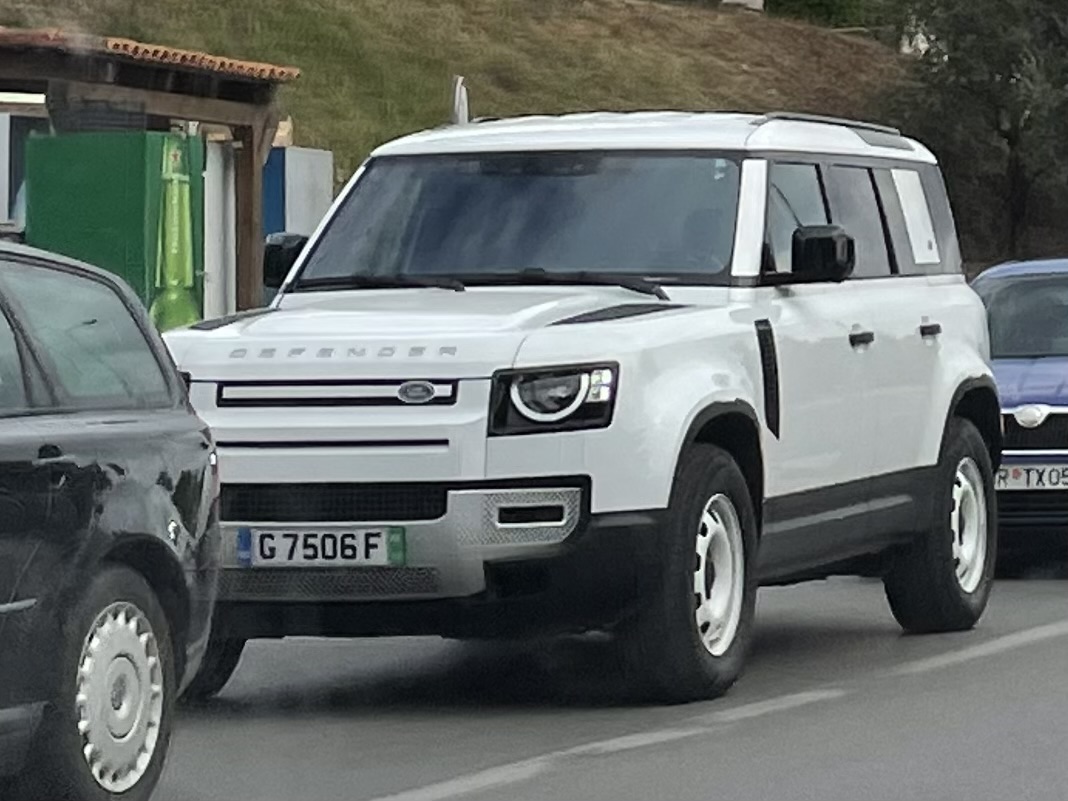 G 7506 F, Land Rover Defender 2nd gen 110