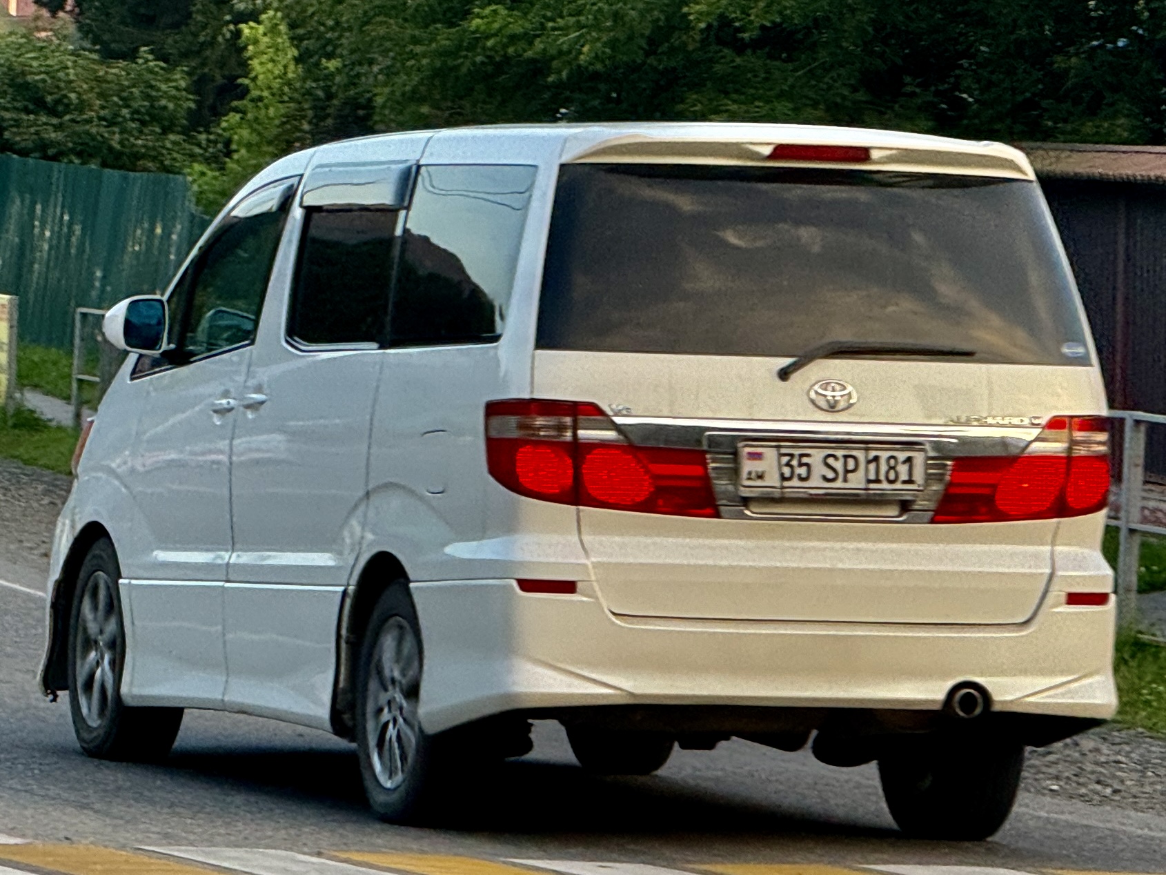 35 SP 181, Toyota Alphard 1st gen (G/V) (AH10), 2002–2008