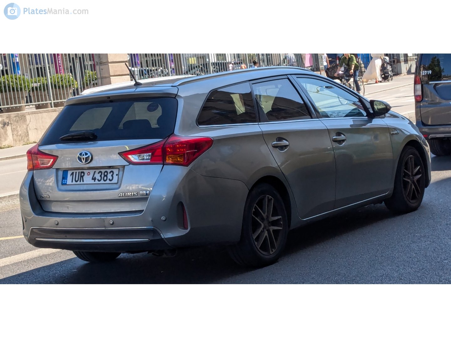 1UR 4383, Toyota Auris 2nd gen Touring Sports (E180), 2013–2015