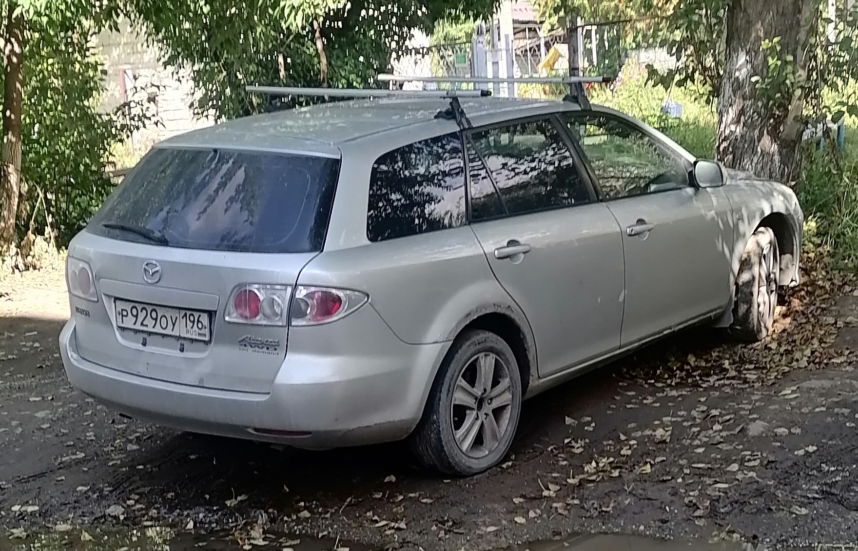 р 929 оу 196, Mazda Atenza 1st gen Tourer Wagon (GY), 2002–2007