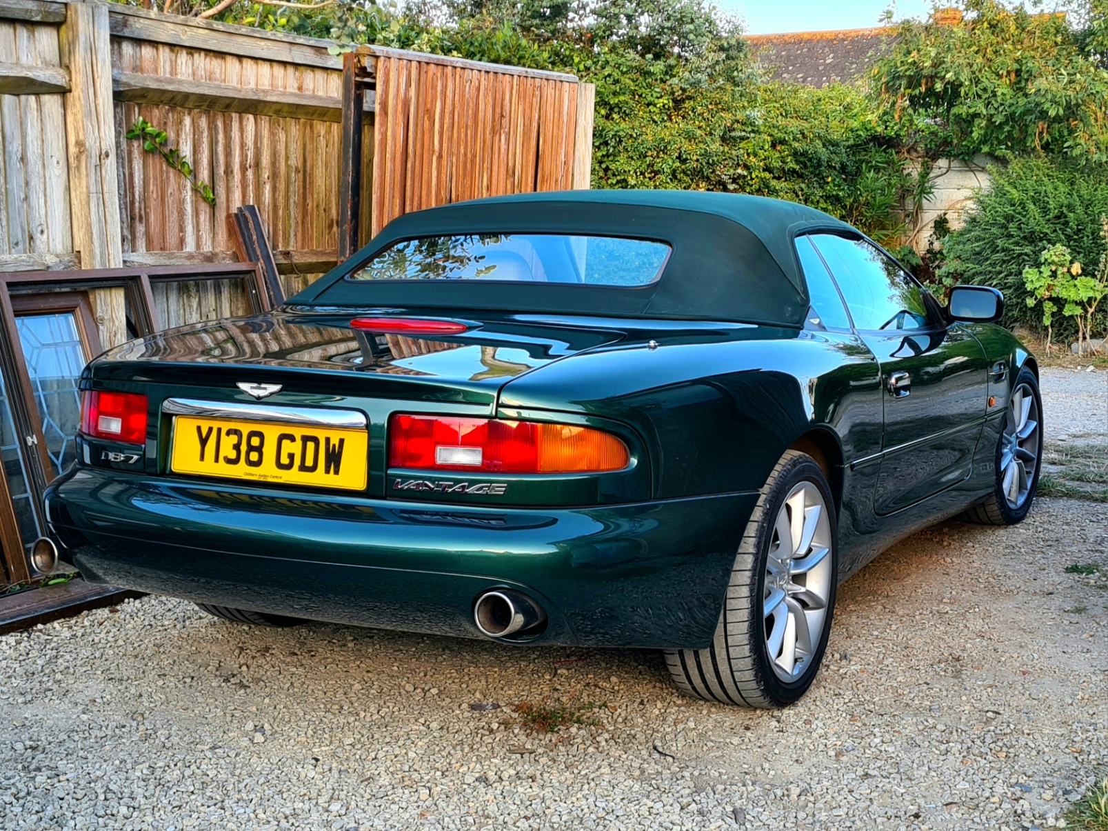 Y138GDW, Aston Martin DB7 DB7 Volante, 1996–2004