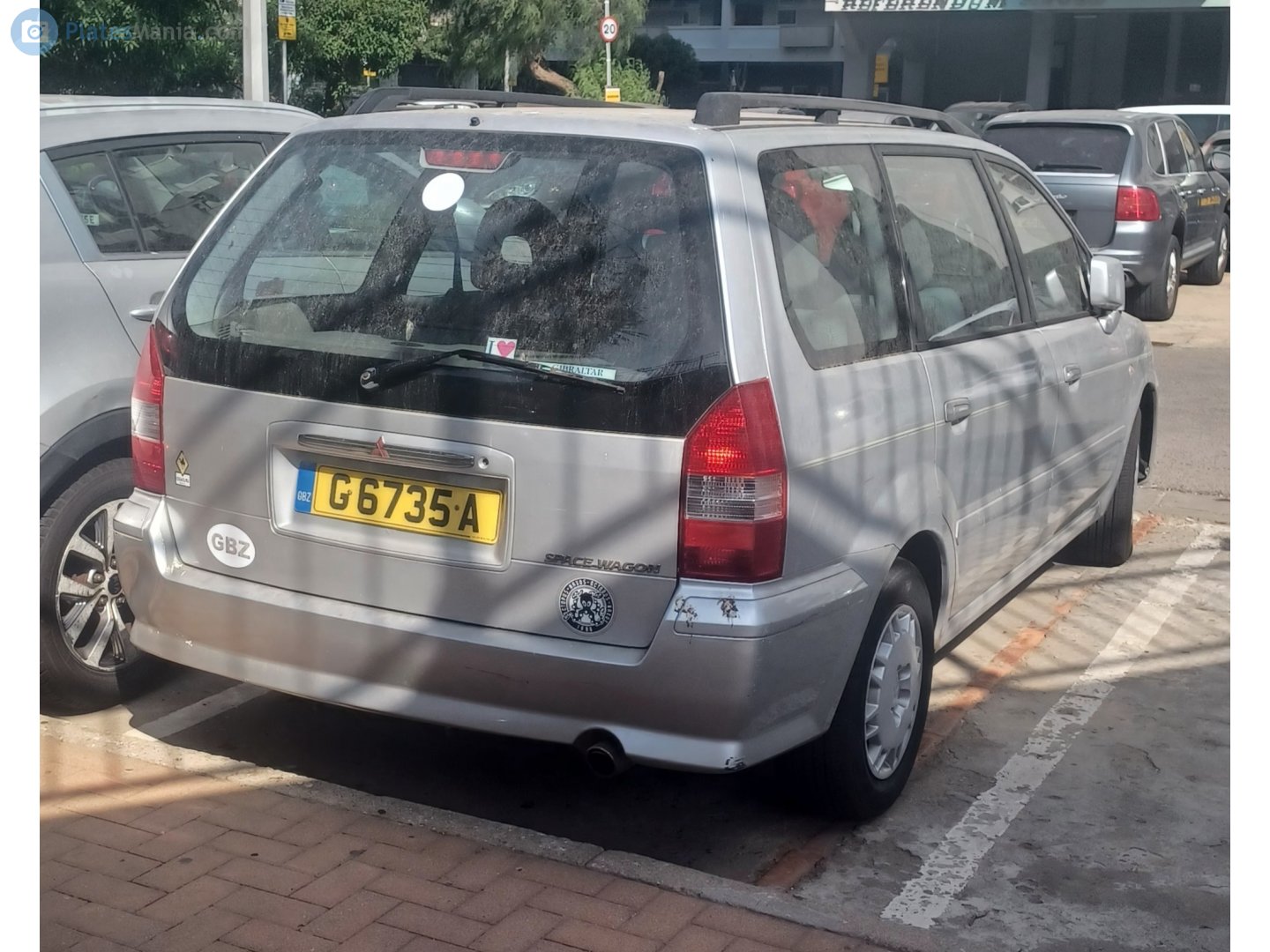 G 6735 A, Mitsubishi Space Wagon 3rd gen (N50), 1997–2003