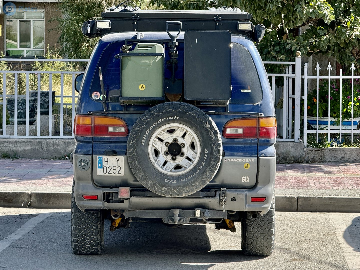 H 0252 Y, Mitsubishi Space Gear 1st gen (L400), 1994–2003