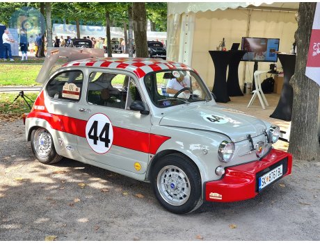 SK 8761 BL, FIAT 600