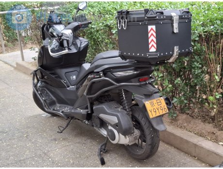 京B·Y9Y96, Loncin Voge SR