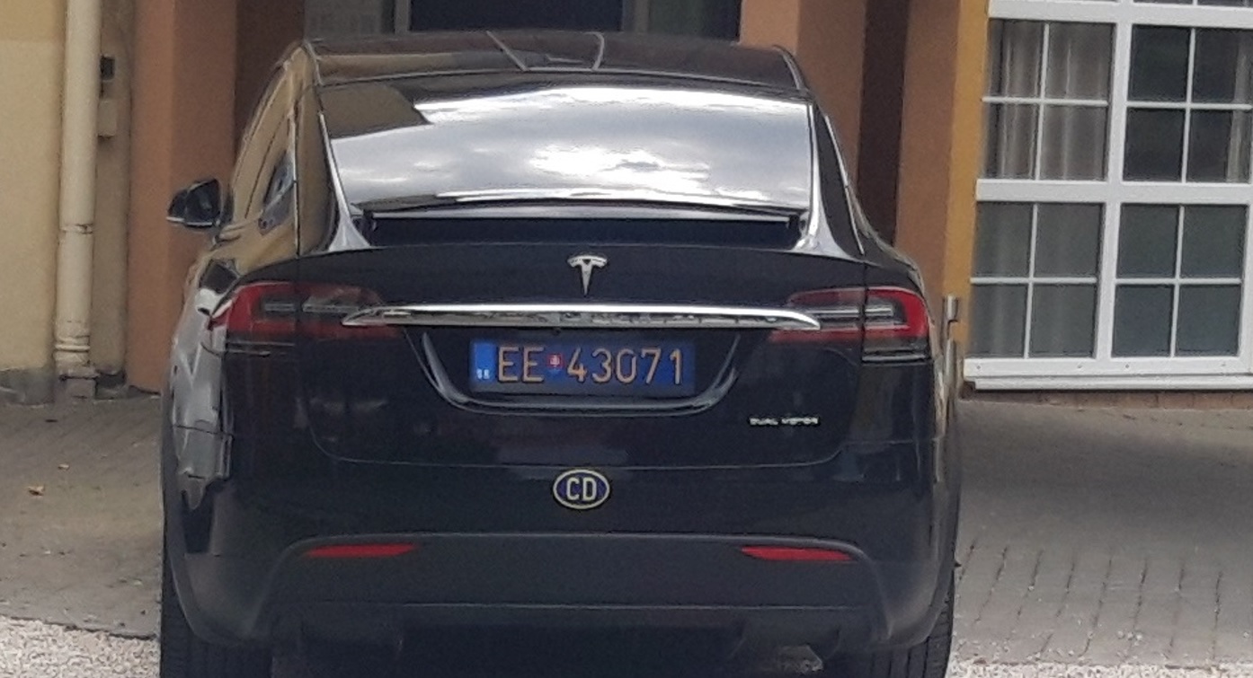 EE 43071, Tesla Model S 1st gen (5YJS), 2012–