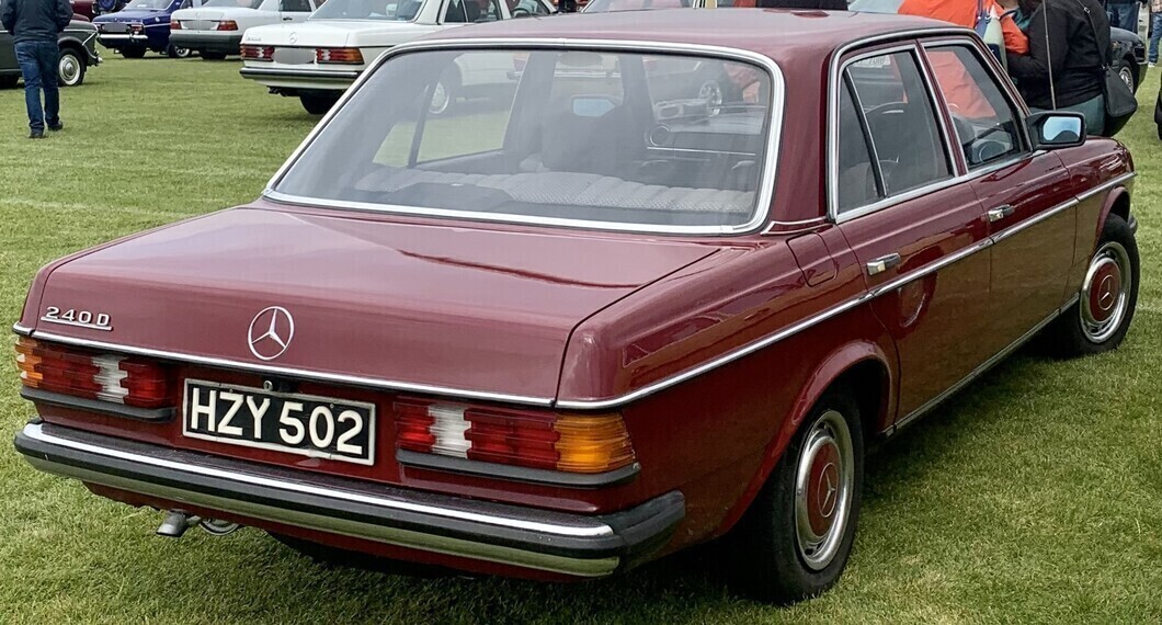 HZY502, Mercedes-Benz E-Klasse 200–300 Sedan (W123), 1975­–1986
