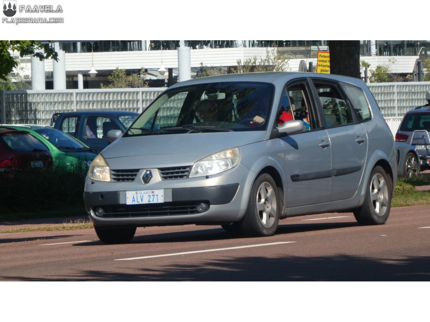 ÅLV 271, Renault Scénic 2nd gen Grand (R84), 2004–2009