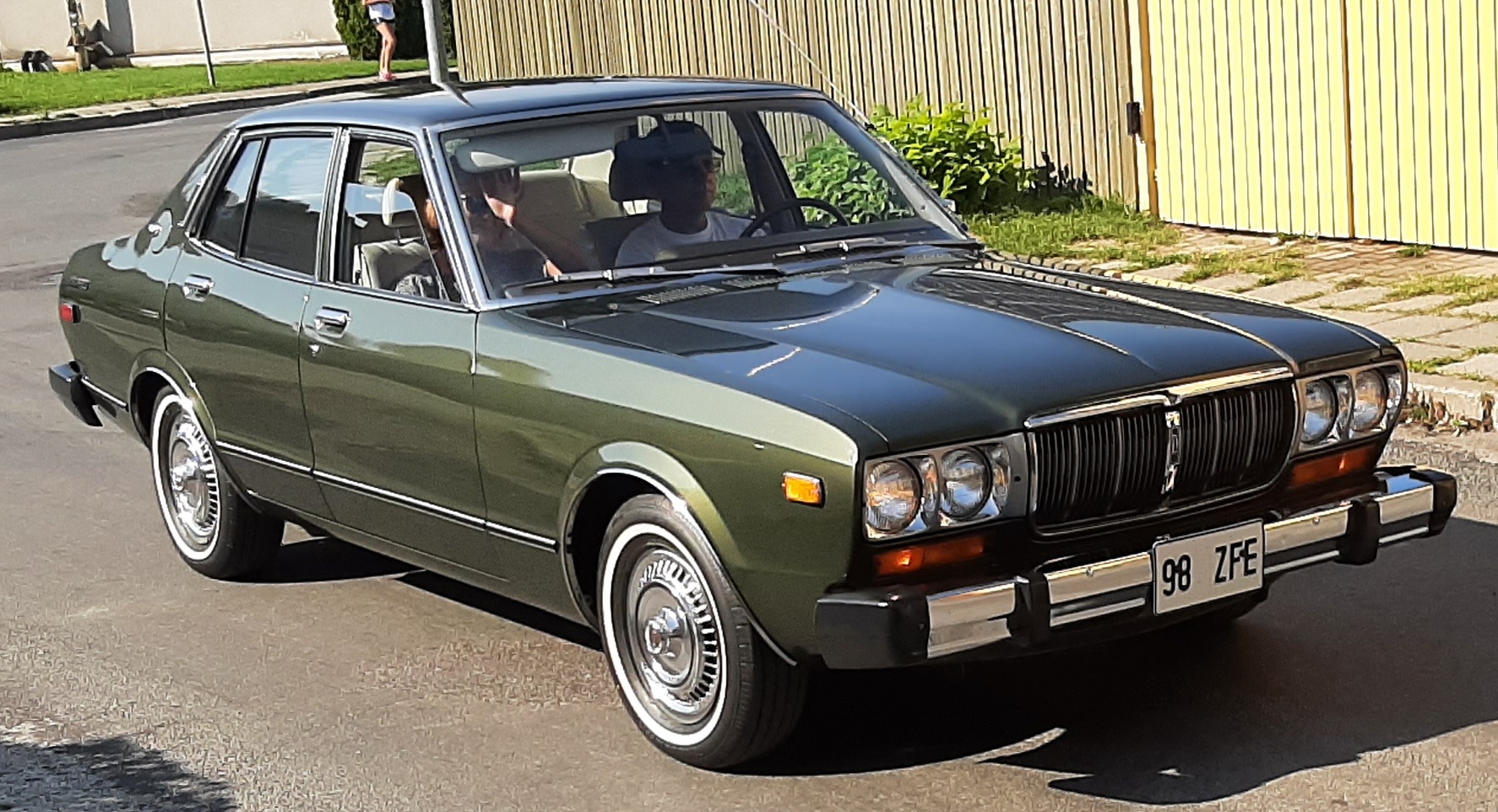 98 ZFE, Datsun 810 Maxima 