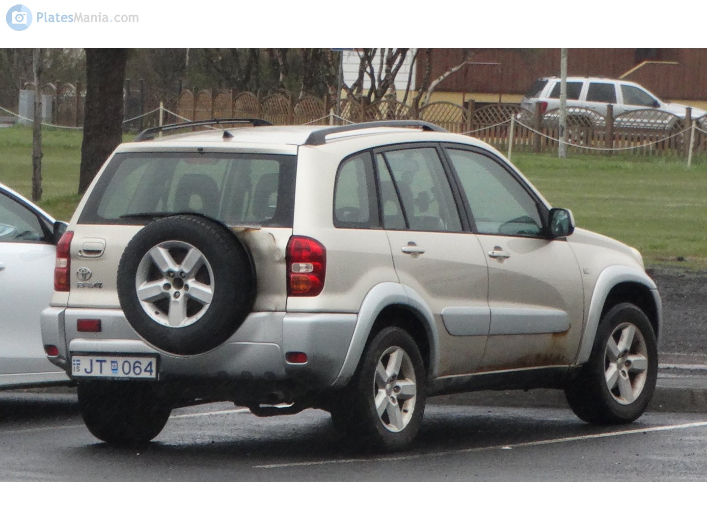 JT O64, Toyota RAV4 2nd gen 5-door SUV (XA20), 2000–2005